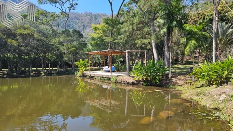 Imagem Sitio de Luxo à Venda em Nova Friburgo-RJ, Amparo: 8 Quartos, 8 Suítes, 12 Salas, 9 Banheiros, 10 Vagas de Garagem, 275.000 m² de Área.