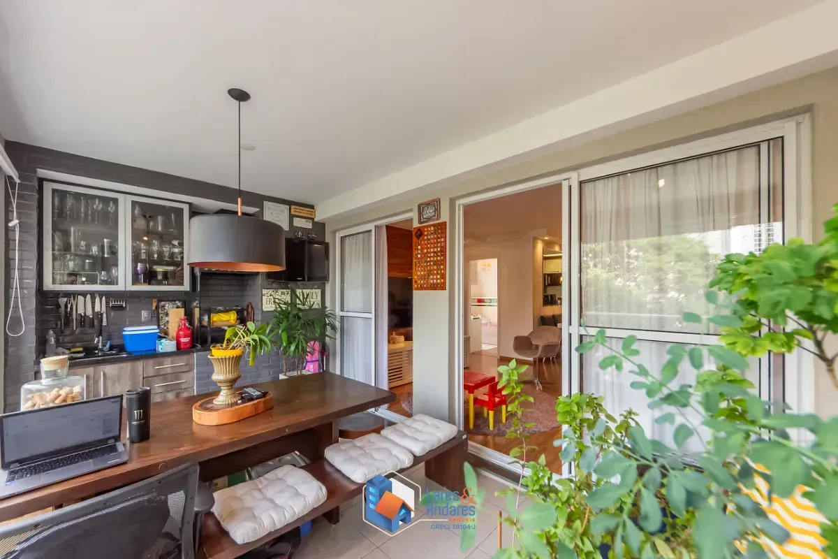 Imagem APTO À VENDA, COM 82 M², 2 DORMS. (1 SUÍTE) COM ARMÁRIOS EMB. E AR COND. , VARANDA GOURMET, PISCINA E 2 VGS. NA VILA GUMERCINDO - SP.