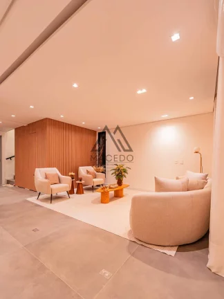 Imagem Casa de Alto Padrão à Venda em Alphaville/SP.