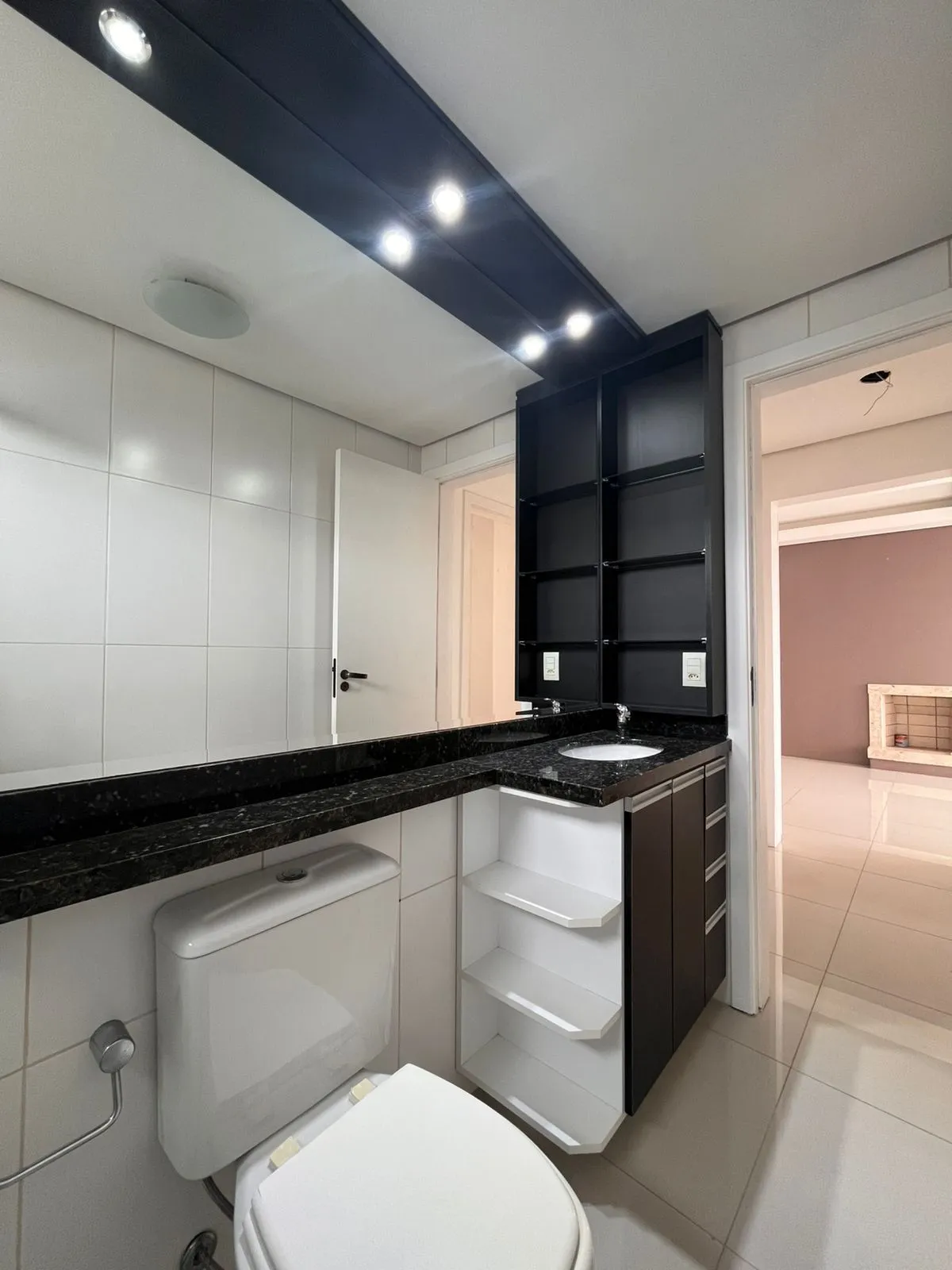 Imagem Excelente apartamento de 2 dormitórios com vaga dupla e depósito