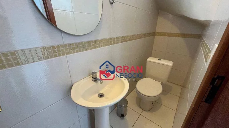 Imagem Sobrado com 3 Quartos para Alugar, 110 m² em Santo Inácio - Curitiba