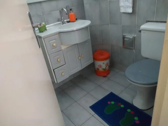 Imagem Oportunidade! Apartamento de 47m², sendo 02 dormitórios, sala, banheiro social com gabinete, cozin...