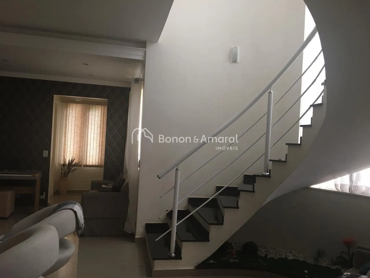 Imagem Casa de Condomínio com 3 Quartos e 5 banheiros à Venda, 220 m² - Valinhos