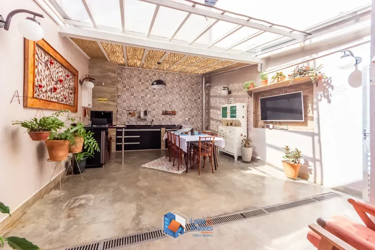Imagem Sobrado para venda em Vila Sônia com 3 quartos, sendo 1 suíte, 218m²
