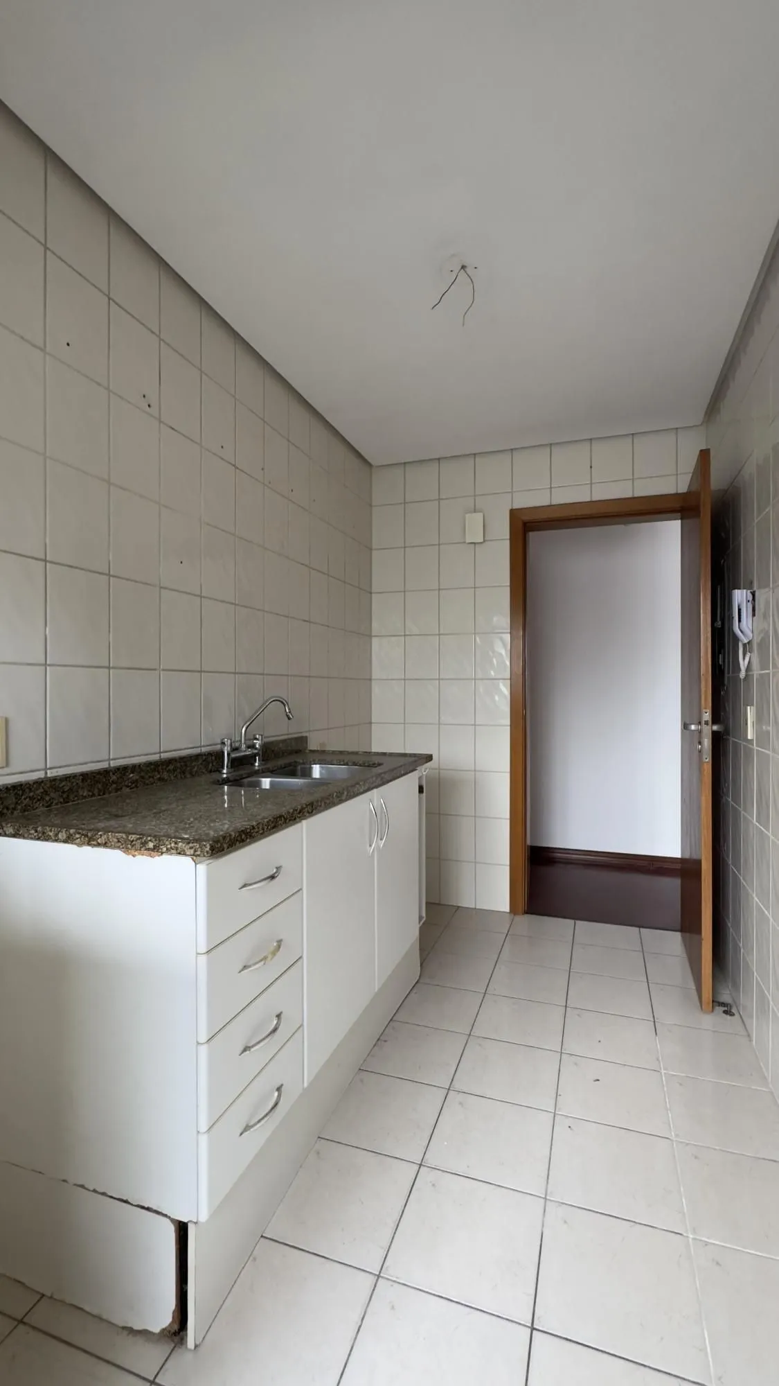 Imagem Apartamento 3 dormitórios com sacada, suíte e vaga de garagem no Menino Deus