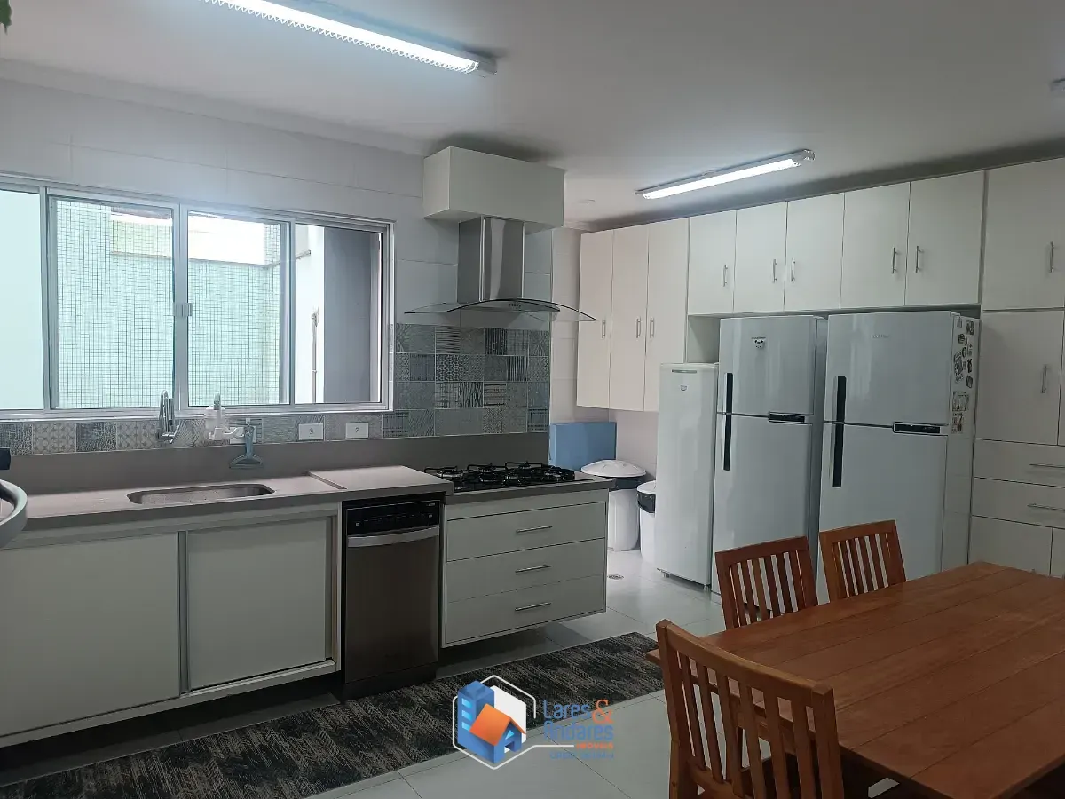 Imagem Sobrado para venda em Vila Basileia com 4 quartos, sendo 3 suítes, 240m²