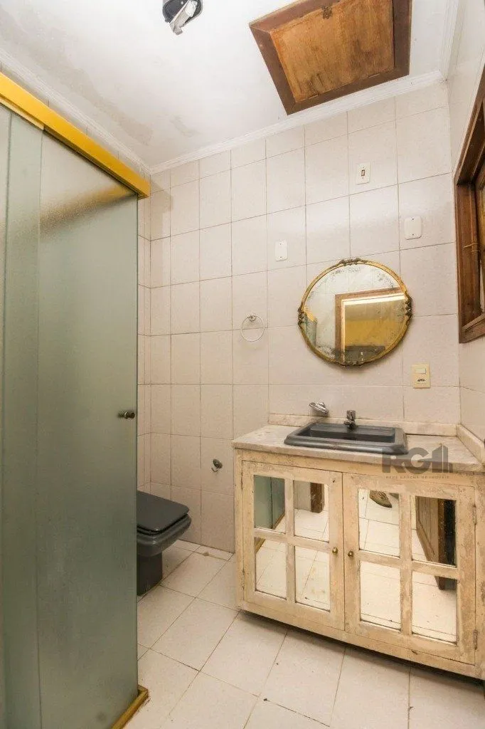 Imagem Excelente casa de 354m² com 5 dormitórios e 8 vagas.