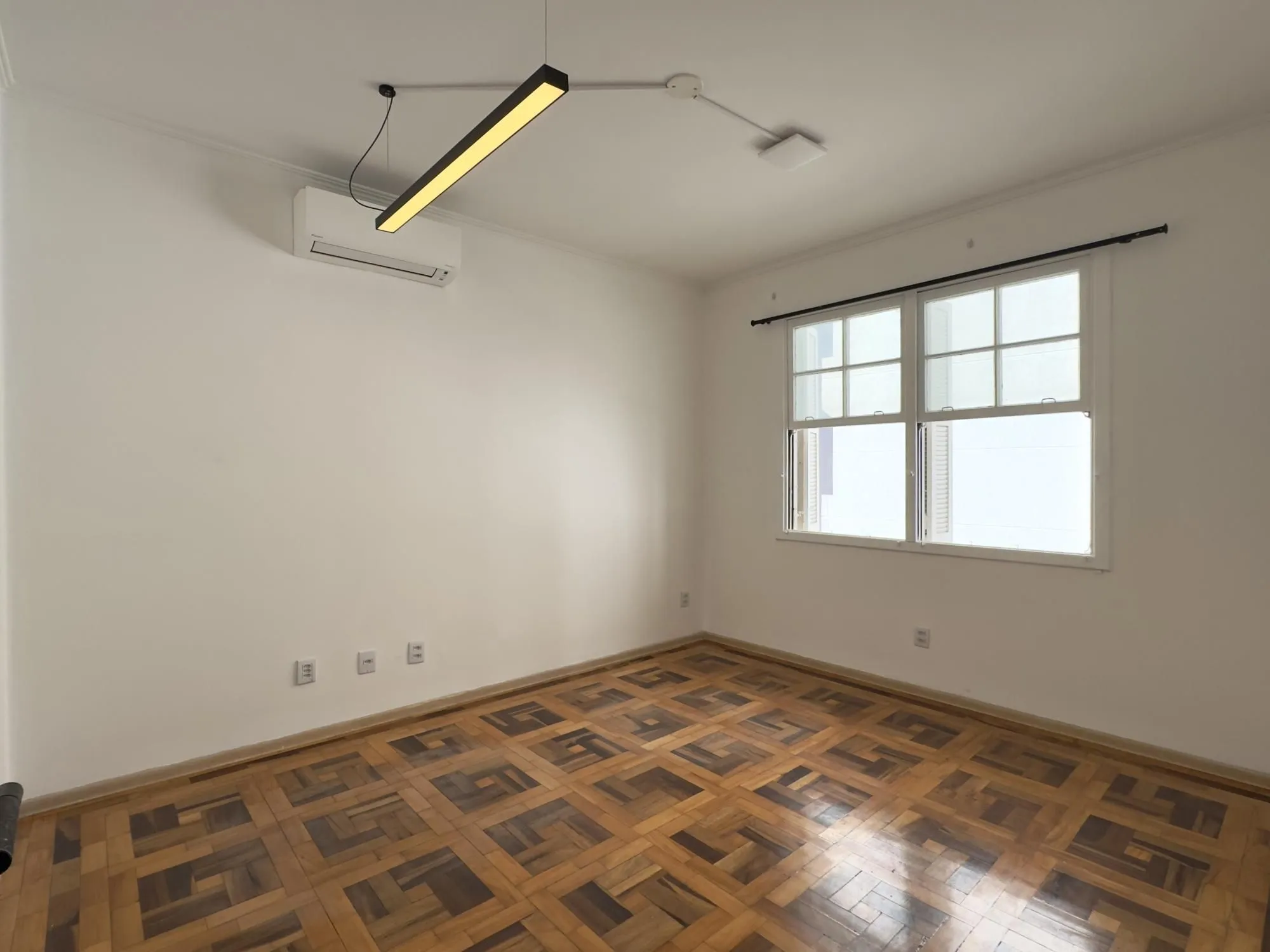 Imagem Apartamento reformado de 67m², 2 dormitórios com peças amplas na Praia de Belas
