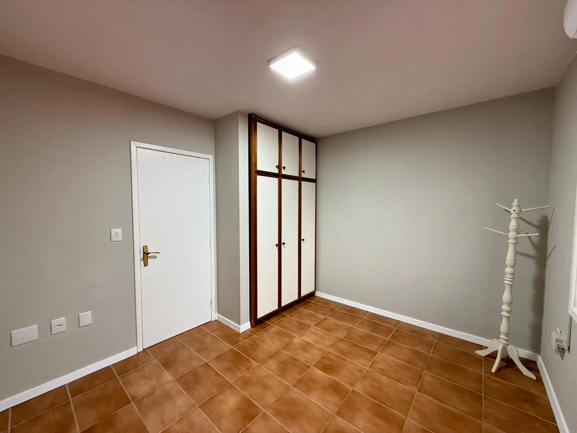 Imagem Triplex à venda em Xangri-lá, Centro, com 3 quartos, 111m2