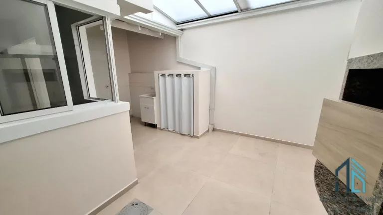 Imagem Sobrado LINDO, 03 quartos c/suíte, sacada, 04 vagas, no Jardim das Américas em Curitiba PR