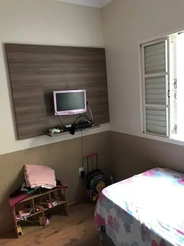 Imagem Casa à venda 4 Quartos, 1 Suite, 4 Vagas, 328M², Vila Areao, Taubaté - SP