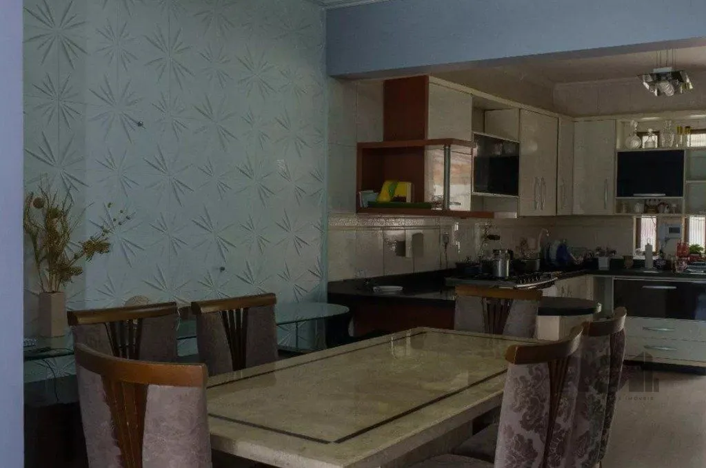 Imagem Casa 164m², 3 dormitórios, 3 vagas no bairro Jardim Carvalho