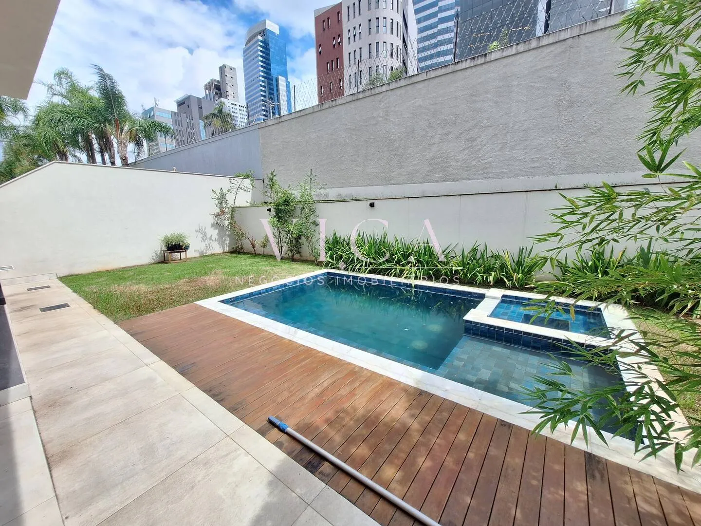 Imagem Casa com 4 suítes, 468m² para venda por R$ 5.000.000 - Alphaville/SP