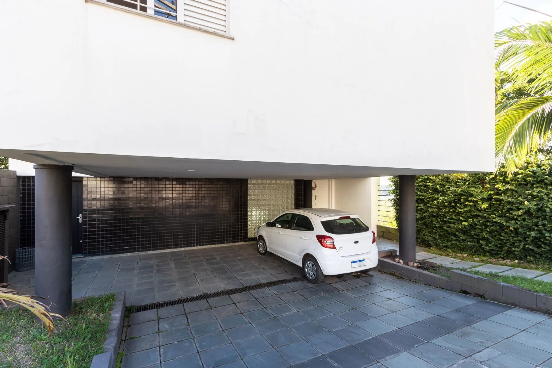 Imagem Casa para Venda - 470m², 3 dormitórios, sendo 1 suites, 6 vagas - Nonoai