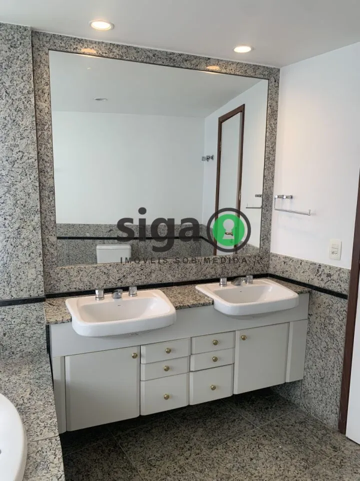 Imagem VENDE na Vila Suzana (Região do Morumbi) Apartamento com 4 suítes, 4 Vagas fixas + Depósito