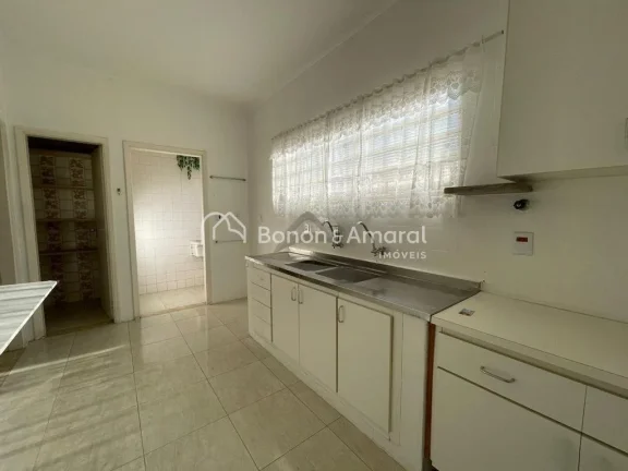Imagem Casa bairro no Chácara da Barra em Campinas/SP. São 185m² de construção, sala estar com ar-cond...
