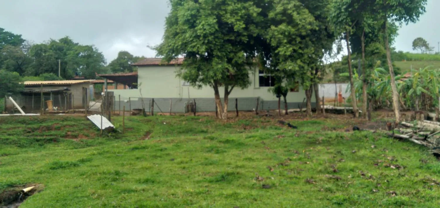 Imagem Vendo um belíssimo sítio em Crucilândia/MG, com 15.000 m² de terreno
