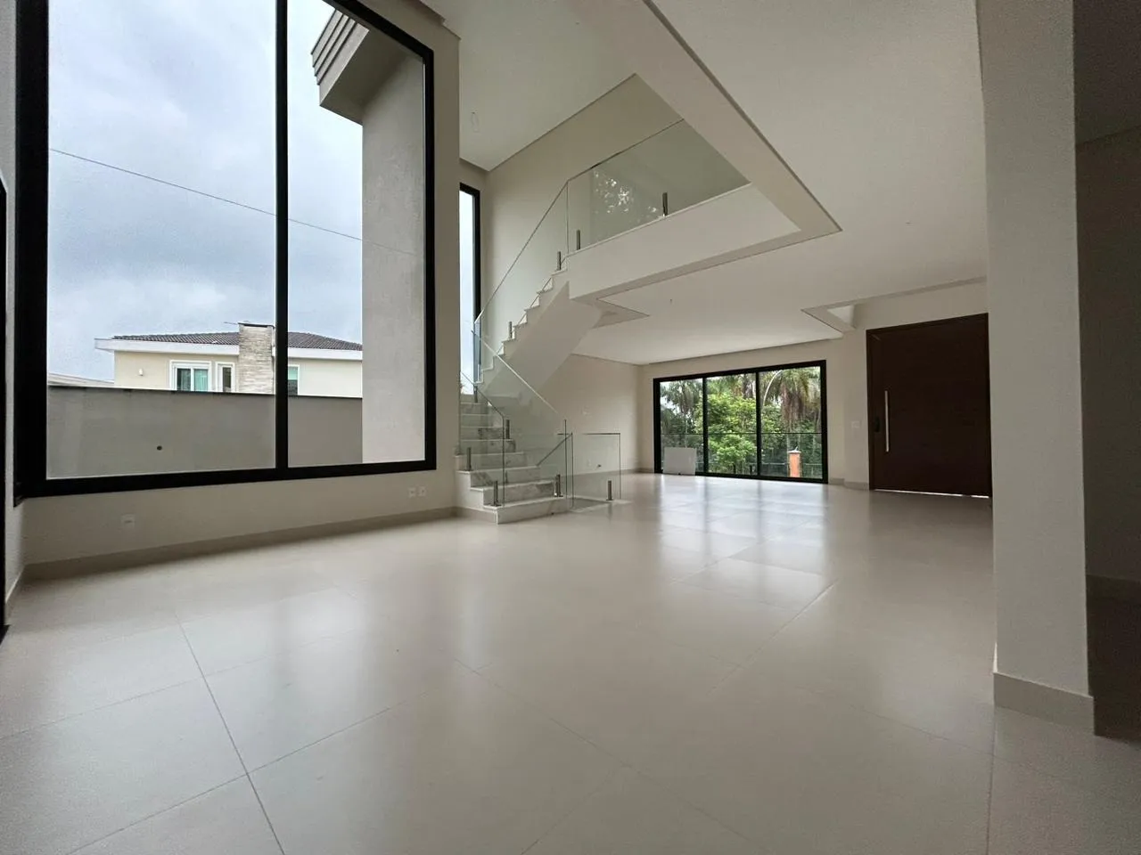 Imagem Sobrado de 522m², Localizado no Residencial Burle Marx - Alphaville Santana de Parnaíba - SP!