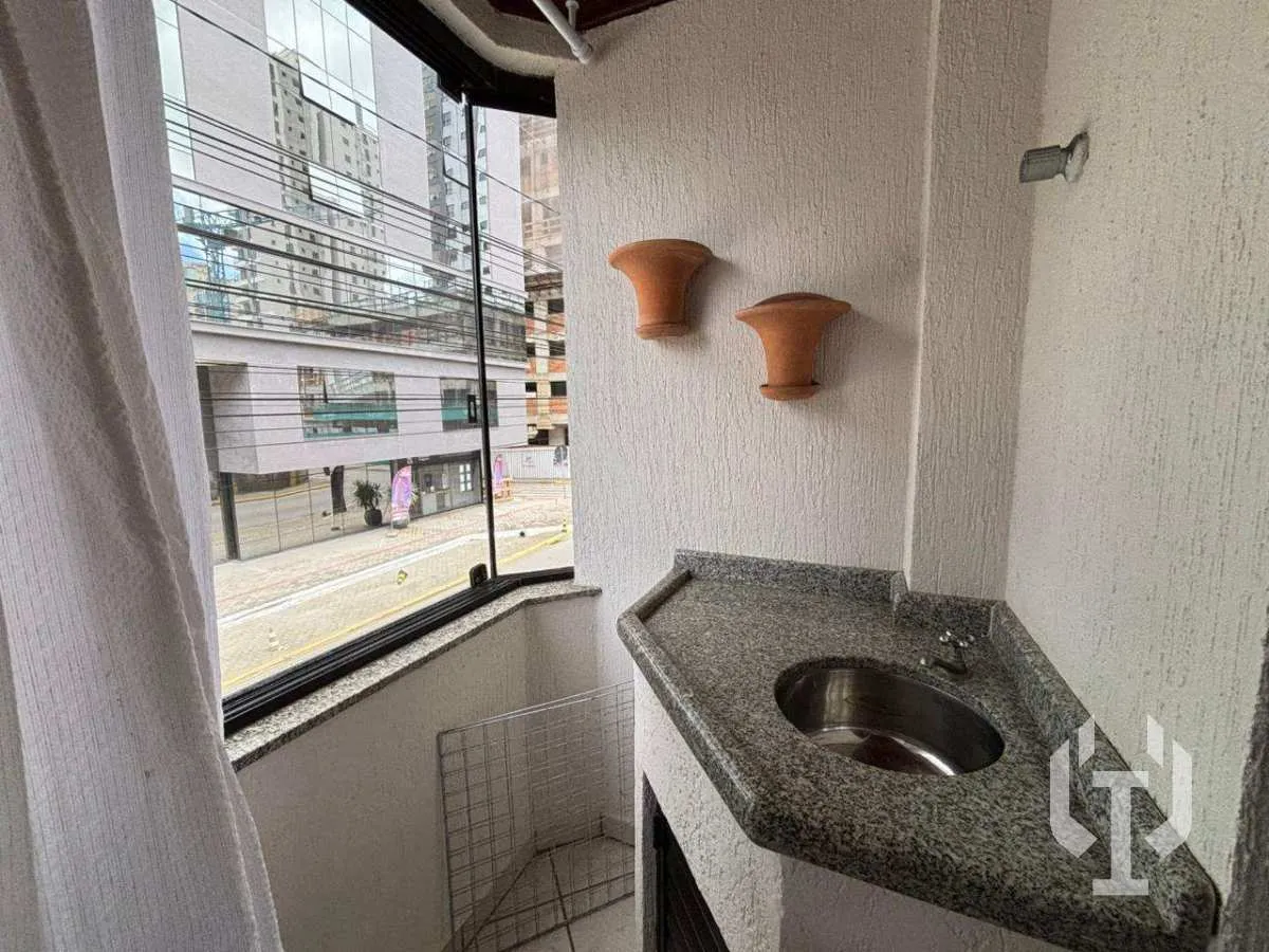 Imagem Apartamento Mobiliado com Terraço em Meia Praia