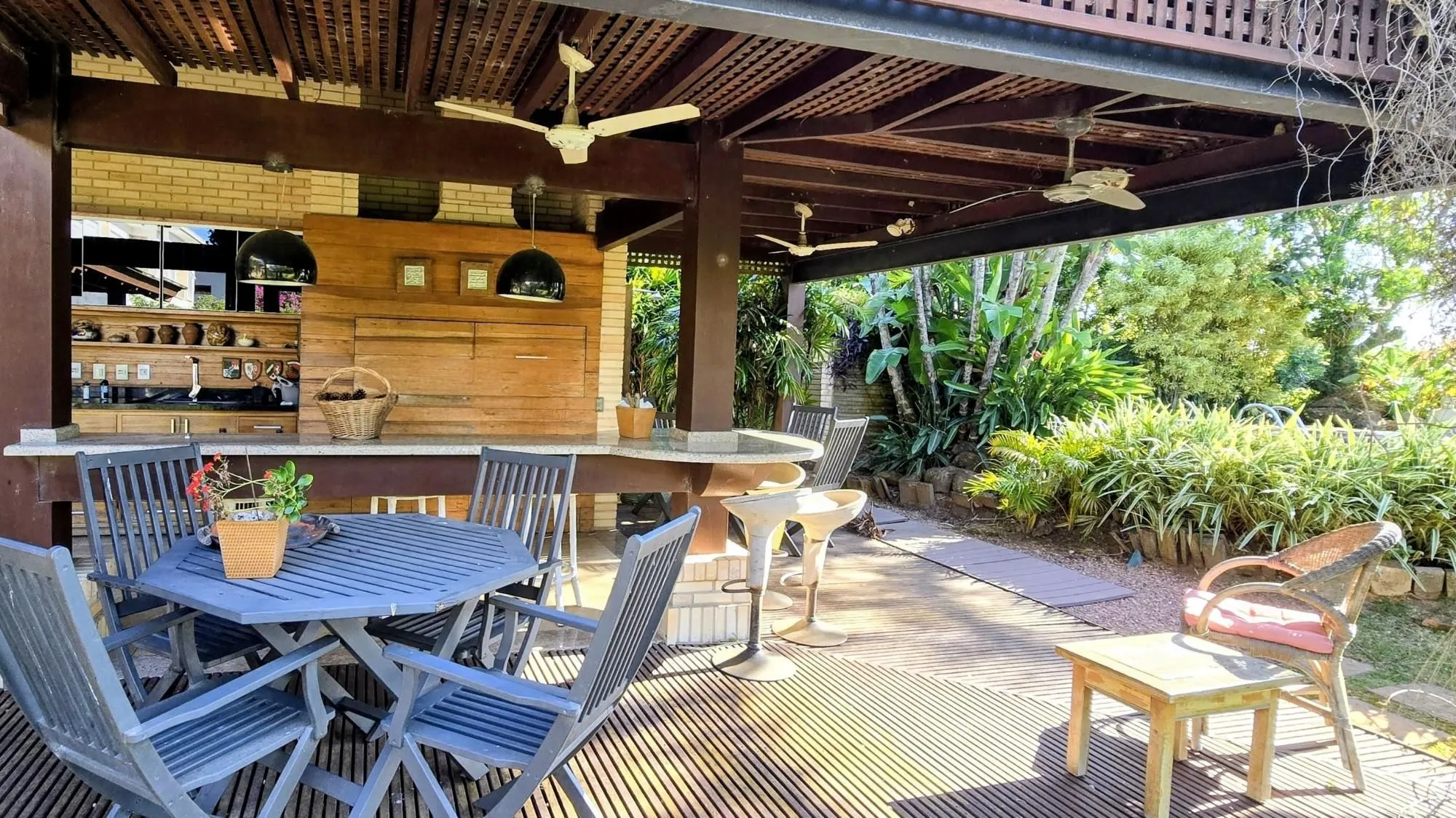 Imagem Casa no Terra Ville com fundo para o lago, com 4 suites.