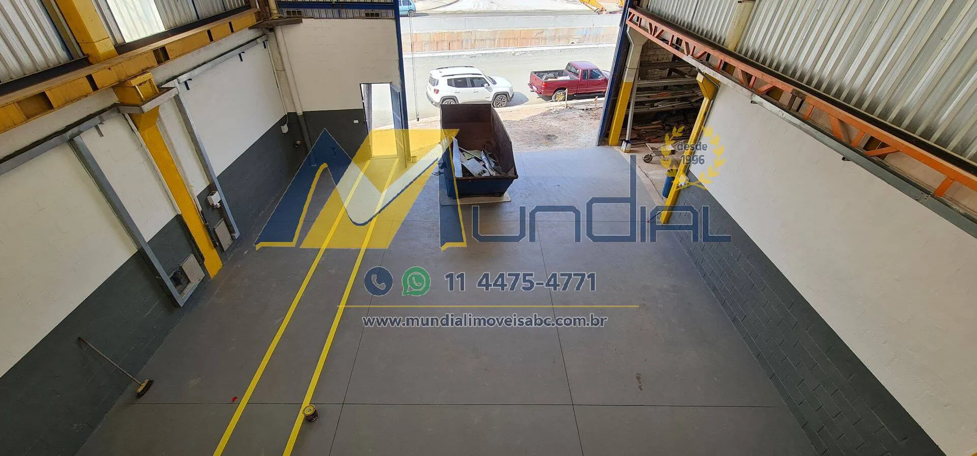 Imagem Galpão para Alugar com 240m², 2 vagas na Vila Homero Thon - Santo André