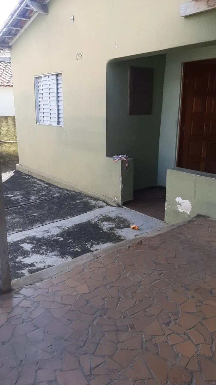 Imagem Casa Comercial à Venda em Votorantim-SP - 3 Quartos, 1 Sala, 1 Banheiro, 1 Vaga de Garagem - Imperdível!