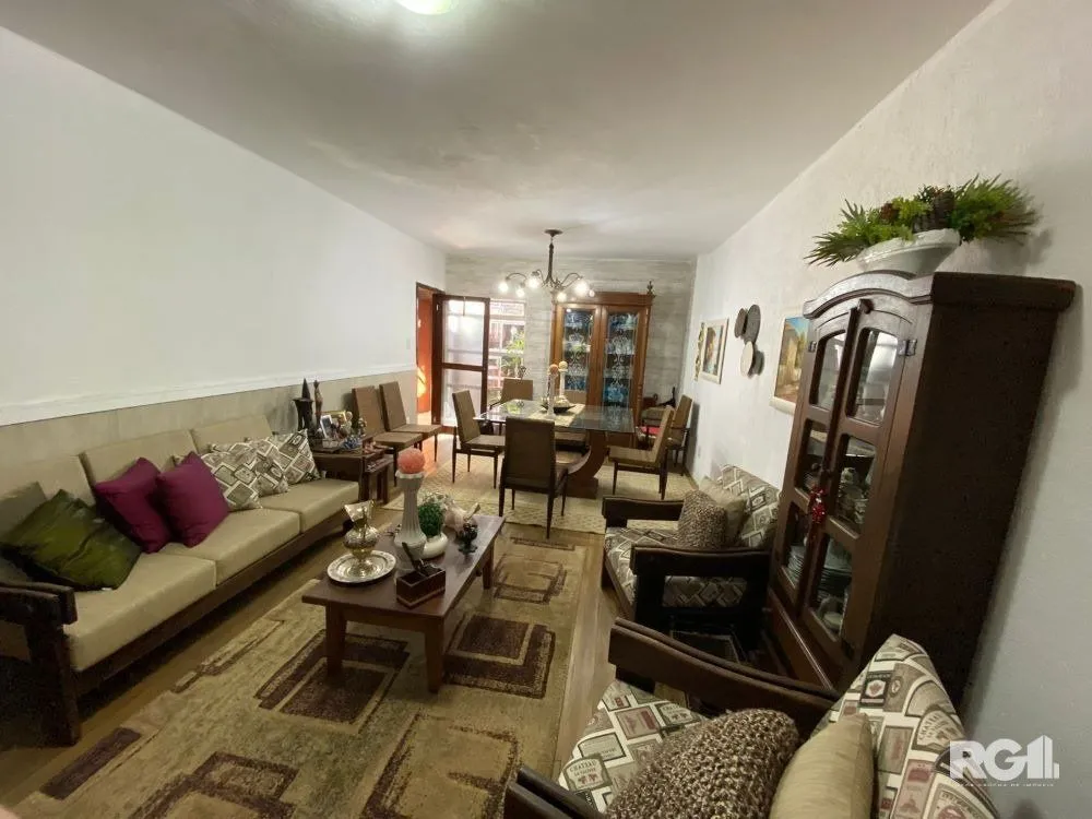 Imagem CASA AMPLA 3 DORMITÓRIOS NO ANDAR SUPERIOR NA CIDADE BAIXA .