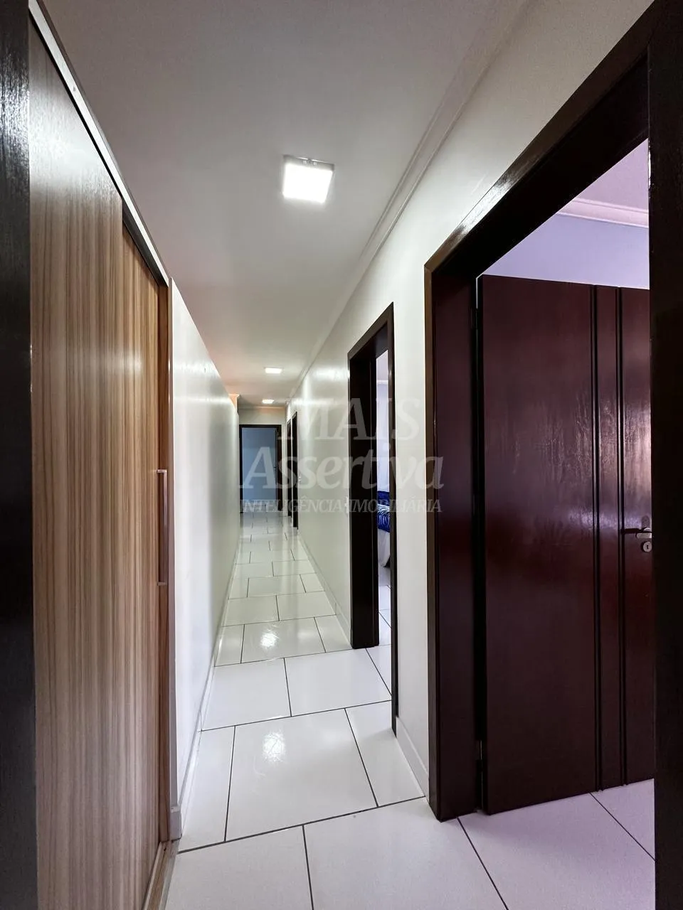 Imagem Casa 05 dormitórios para venda em Xangrilá