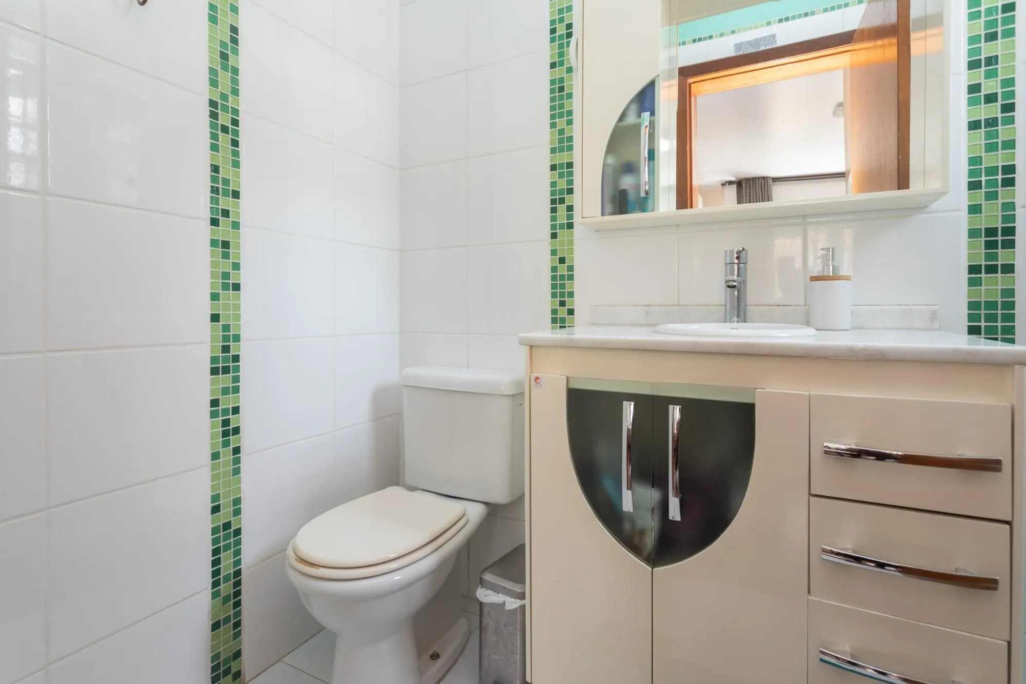 Imagem Apartamento 3 Dormitórios com Suíte e Garagem na Cidade Baixa - Próximo à Redenção