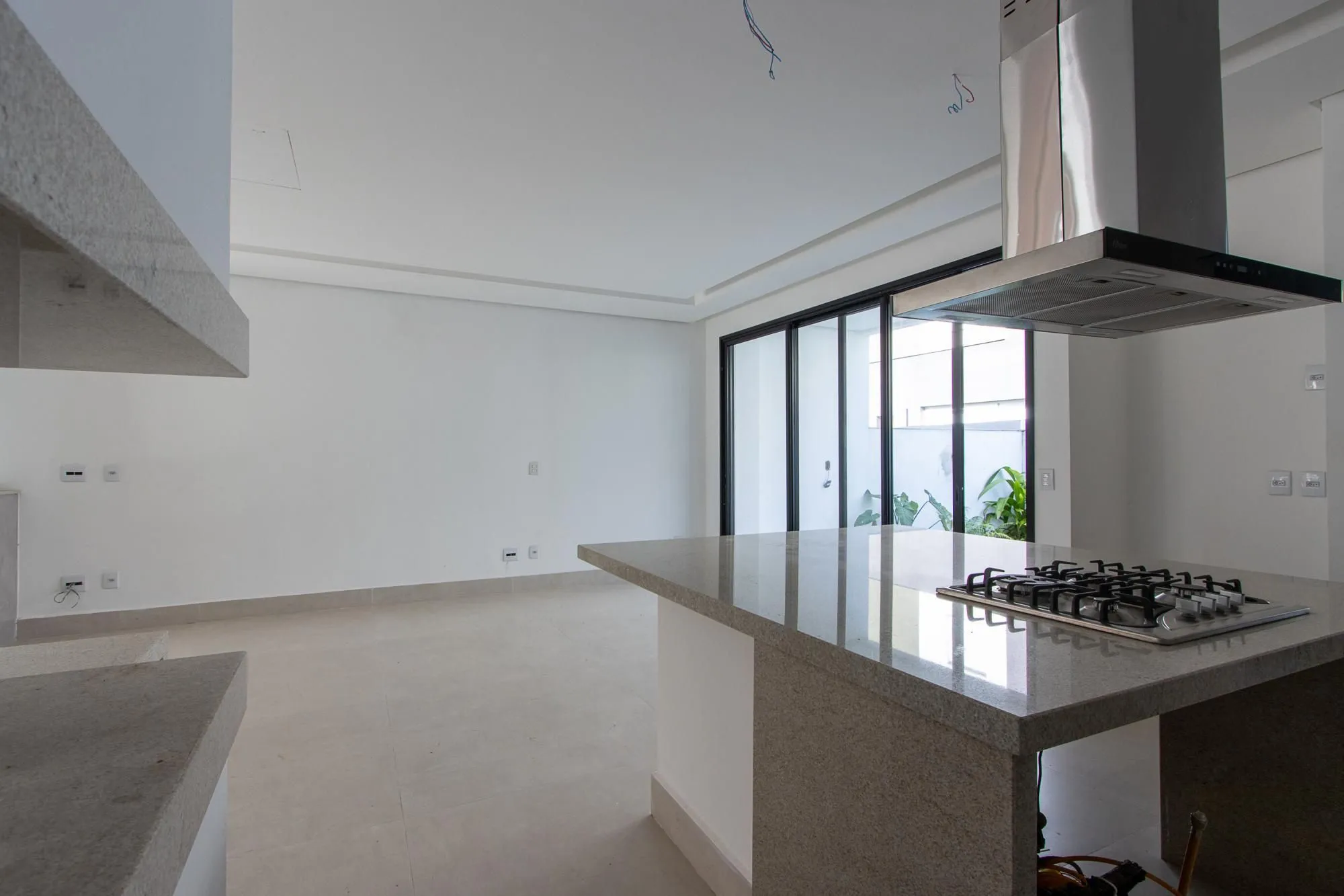 Imagem Casa de condomínio, 3 dormitórios, 3 suítes.
