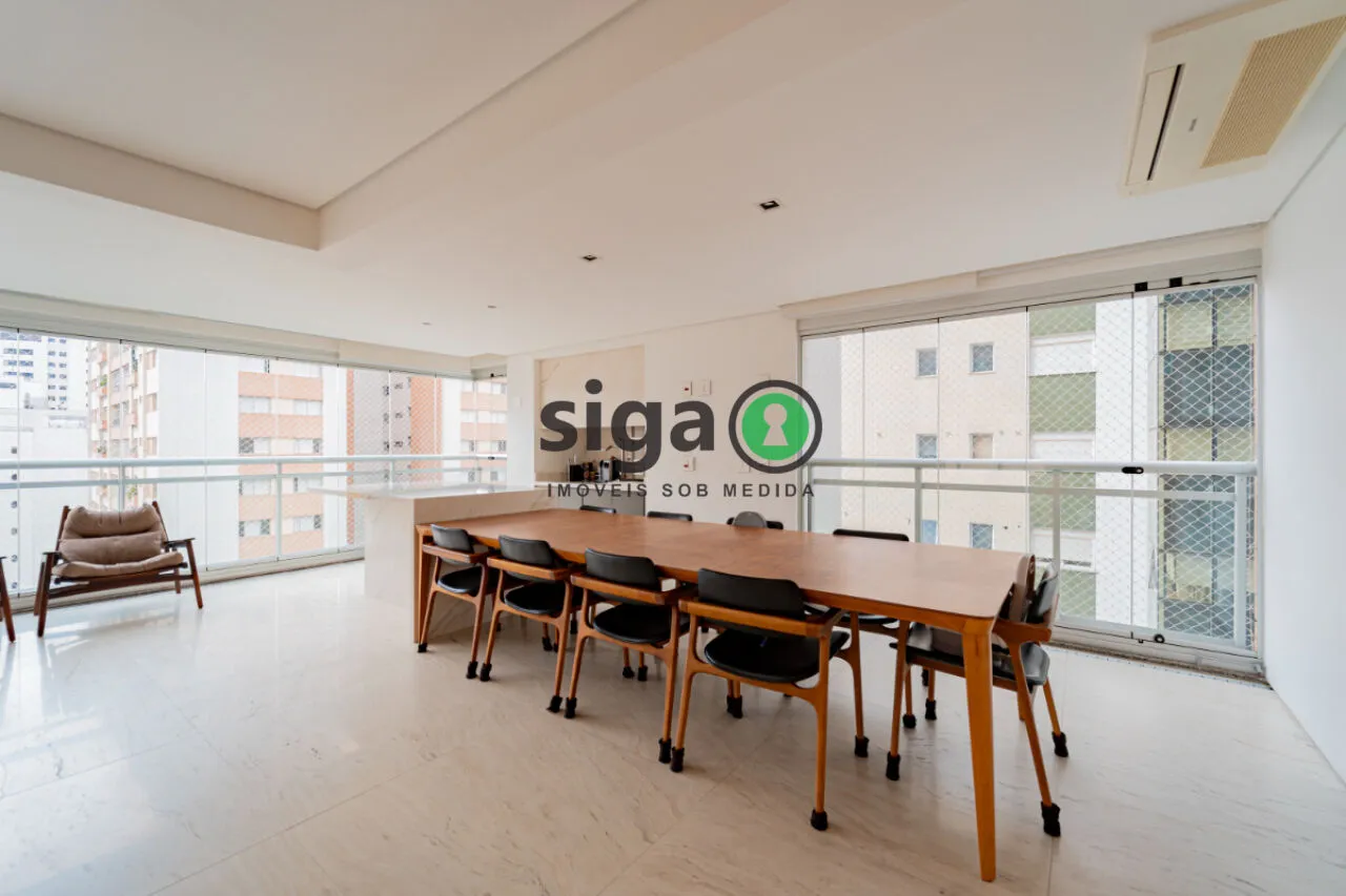 Imagem Apartamento Alto Padrão à Venda no Campo Belo - 220 m² - 3 Suítes - 4 Vagas - Varanda Gourmet