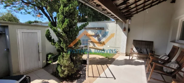 Imagem Casa de 4 quartos e 3 vagas de garagem no Imbaúbas