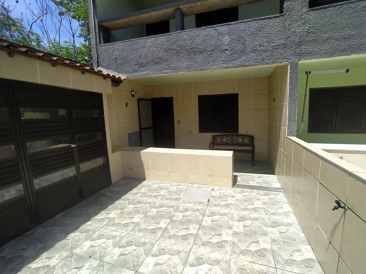 Imagem Casa em Condomínio para Venda em Cabo Frio / RJ no bairro Peró