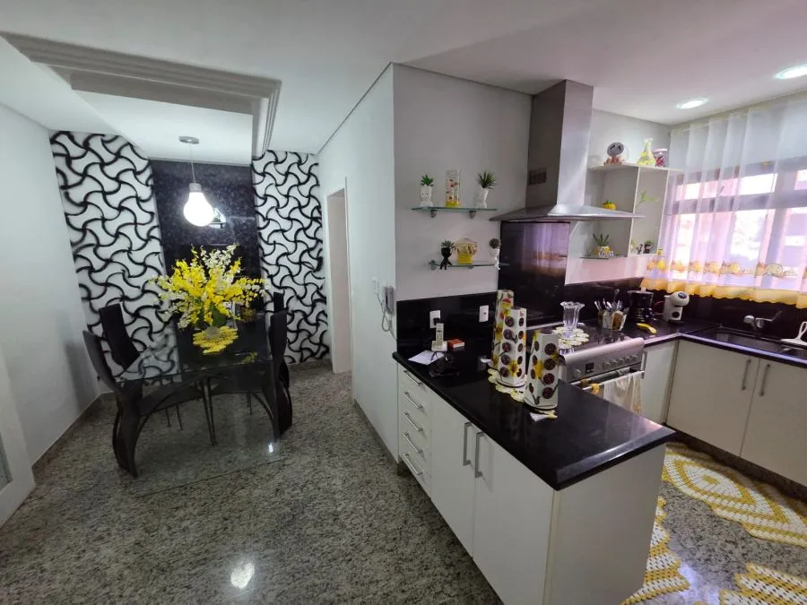Imagem Excelente Oportunidade de Alto Padrão com 188 m2 .4 dorm.
