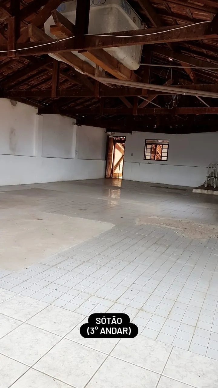 Imagem Comercial à venda 3 Quartos, 1 Suite, 4 Vagas, 250M², Esplanada Santa Terezinha, Taubaté - SP