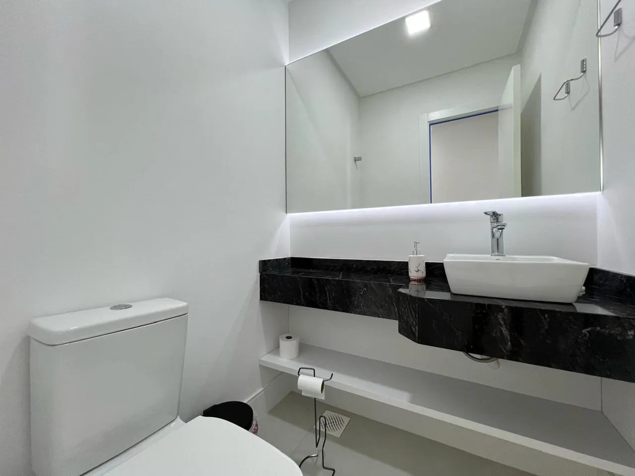 Imagem Apartamento à venda com 130m2 por R$ 2.500.000,00