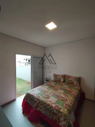 Imagem Encantadora casa térrea no Ninho Verde II - Aceita Financiamento