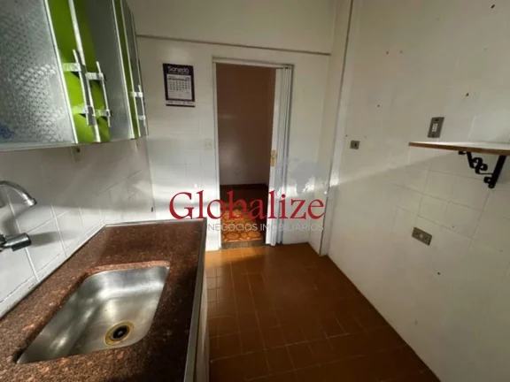 Imagem Apartamento à venda com 48m², 1 quarto, 1 quadra da praia, vaga de garagem por R$375.000,00 na Pompéia em Santos
