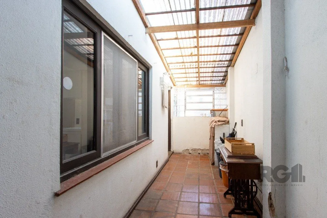 Imagem Casa para Venda - 72.6m², 4 dormitórios, sendo 1 suites, 6 vagas - Camaquã