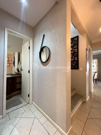 Imagem Excelente sobrado com 3 dormitórios, sendo 1 suíte localizada no piso superior, além de um corred...