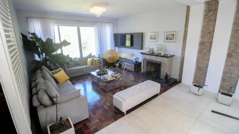 Imagem Casa em Condomínio para Venda em Teresópolis / RJ no bairro Comary