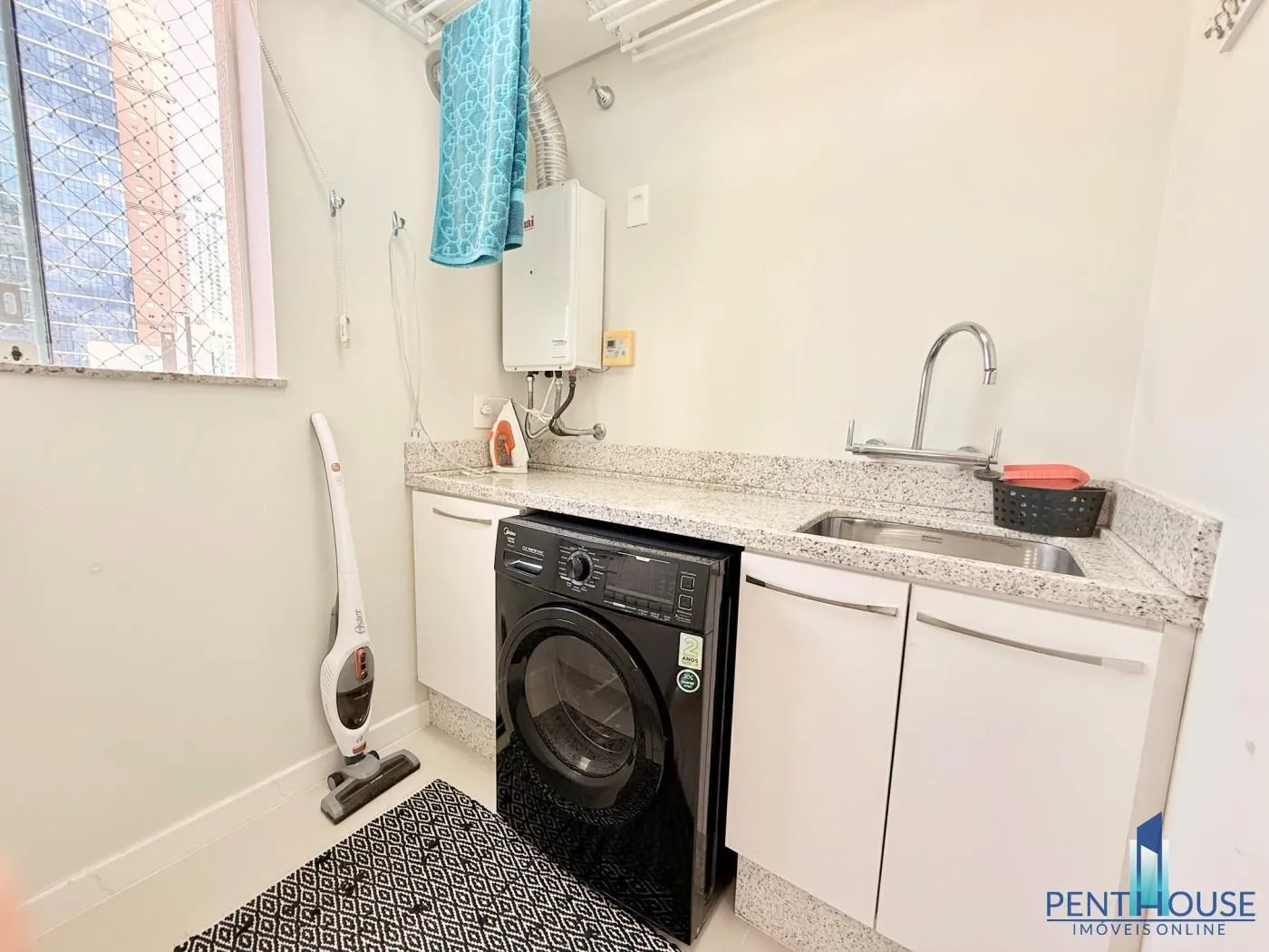 Imagem Apartamento Quadra Mar para Venda em Balneário Camboriú, CENTRO, 3 dormitórios, 3 suítes, 4 banheiros, 4 vagas