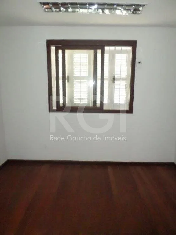 Imagem Casa Comercial com pavilhão de 294,03m² no bairro São Geraldo -Porto Alegre