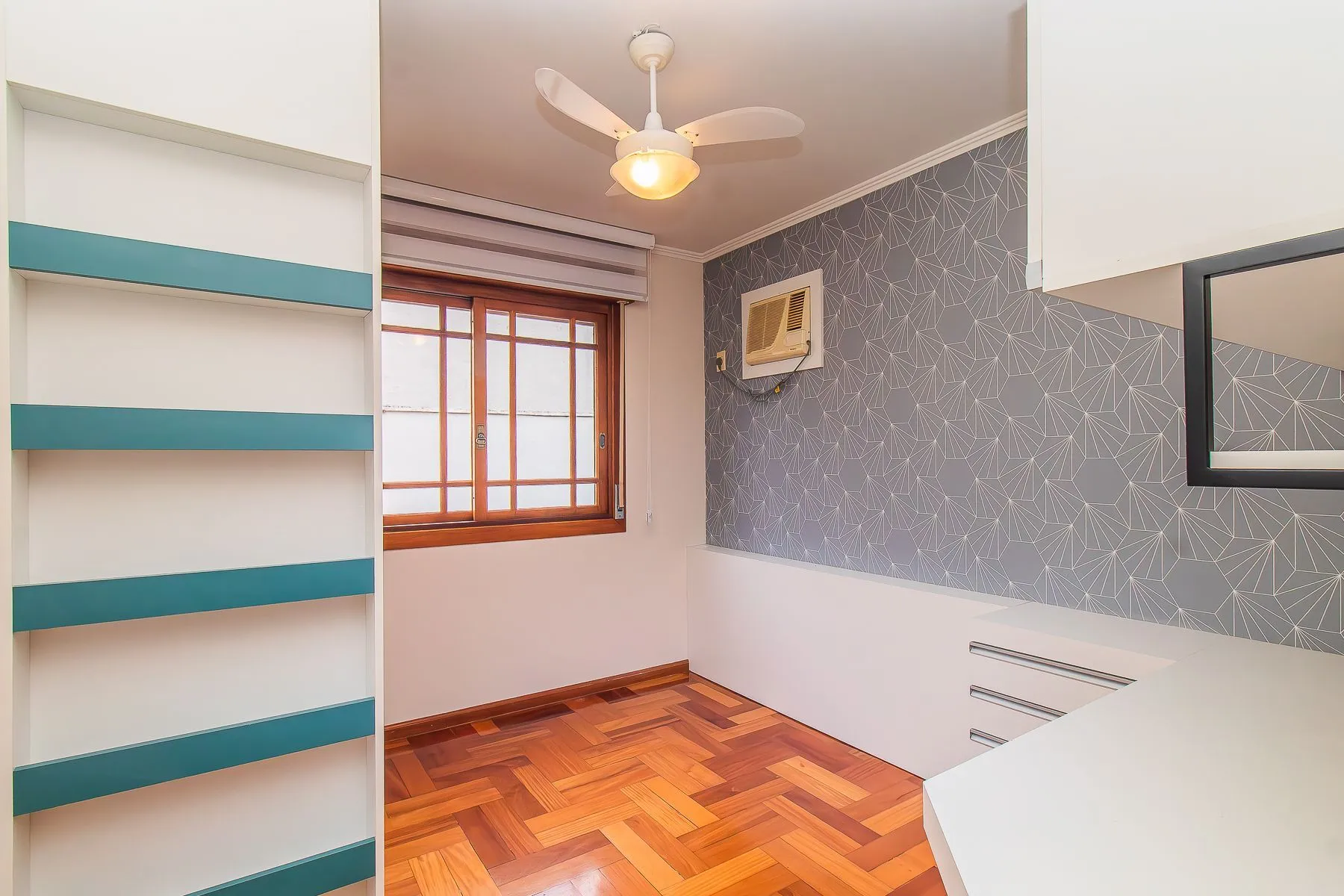 Imagem Apartamento semi mobiliado, impecável, com 126m² privativo.