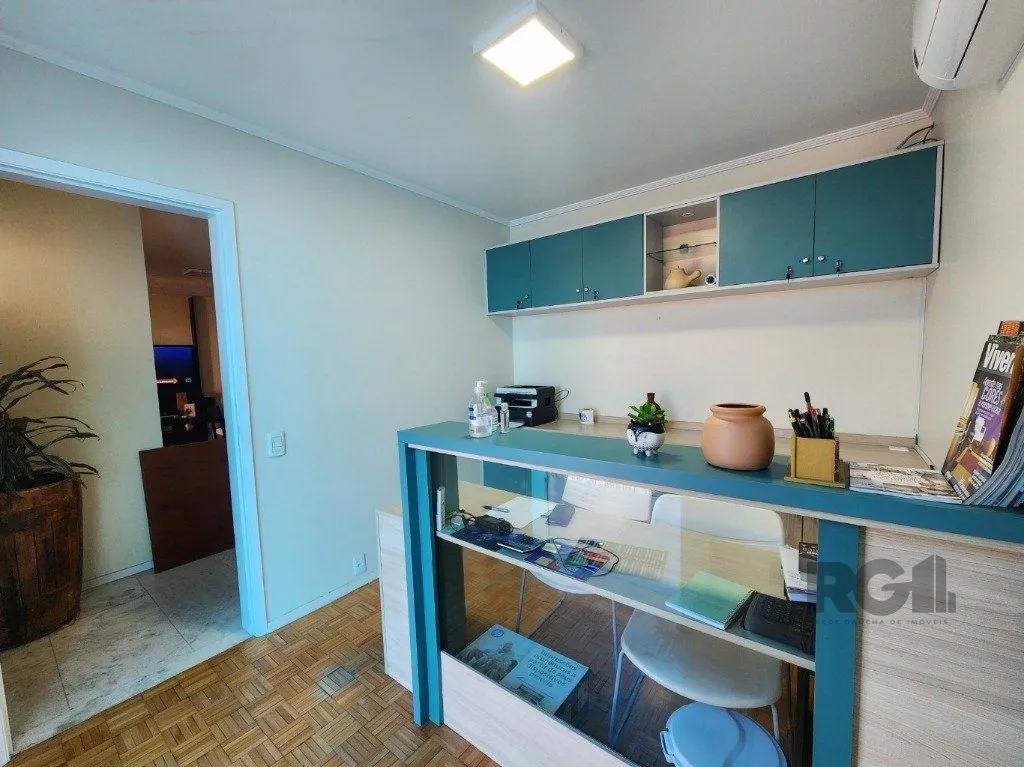 Imagem Vende-se excelente cada 3 quartos com suíte, 4 vagas, anexo comn salão de festas, podendo ser usada para fins comerciais - 255m² - Chácara das Pedras