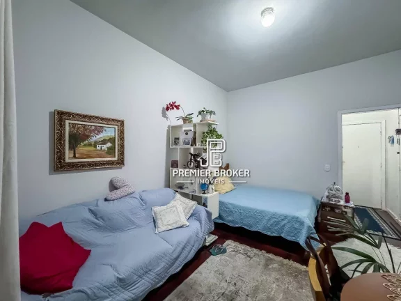 Imagem Kitnet à venda, 29 m² por R$ 185.000,00 - Várzea - Teresópolis/RJ