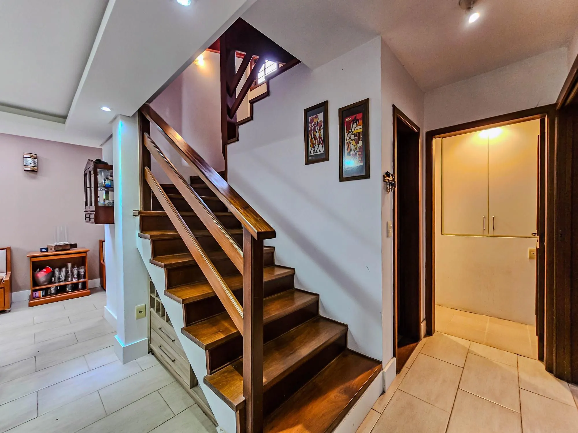Imagem Casa em condomínio fechado, 5 dormitórios, Bairro Teresópolis