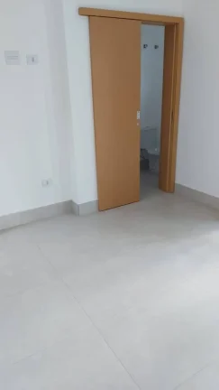 Imagem Sobrado de Alto Padrão 170 m² 3 Dormitórios 5 Vagas de Garagens
