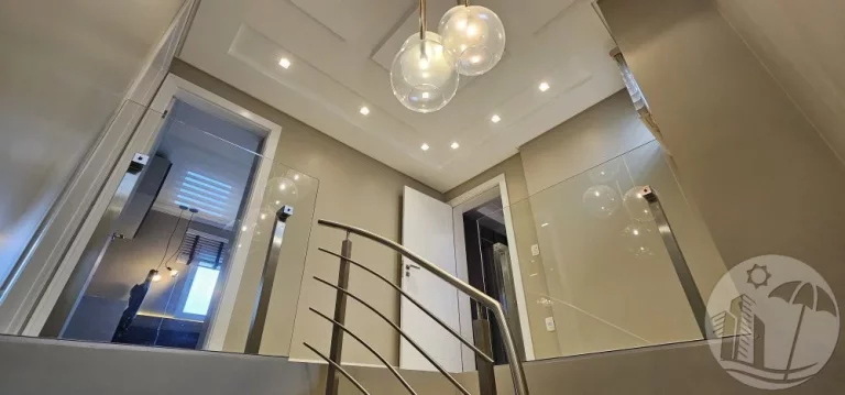Imagem Luxo à Beira-Mar Cobertura Duplex na Barra Sul de BC 5/4 5 V