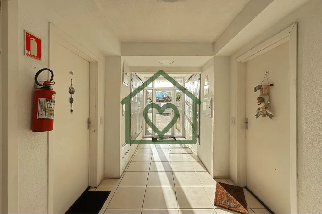 Imagem Descubra seu novo lar no bairro Vila Nova, este apartamento no 5º andar possui ótima incidência d...